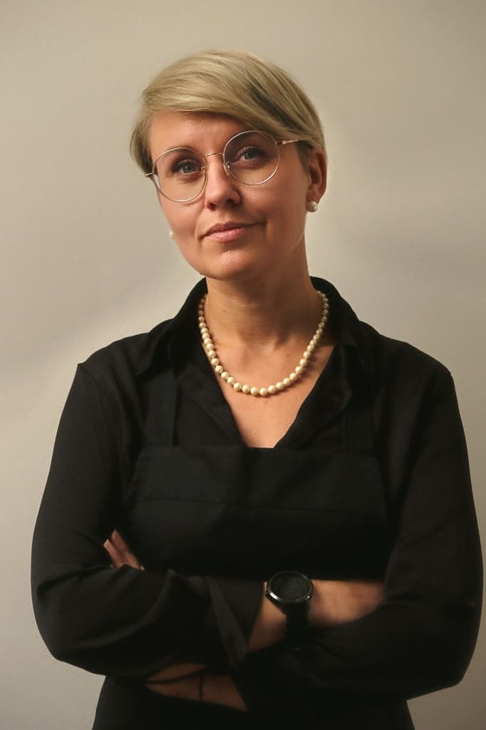 Daria Kuzak - Art Conservator